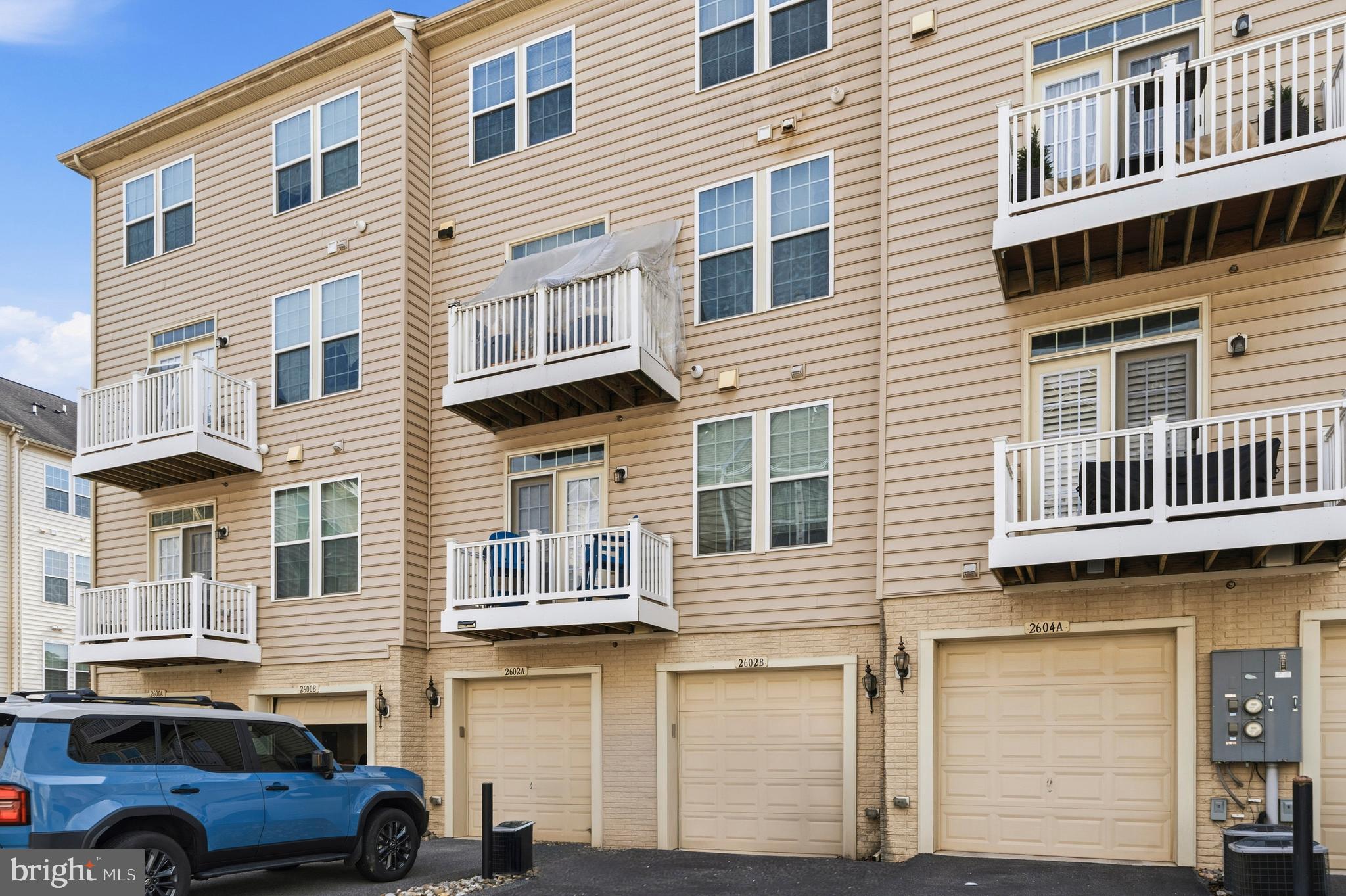 MARKET SQUARE - Residential