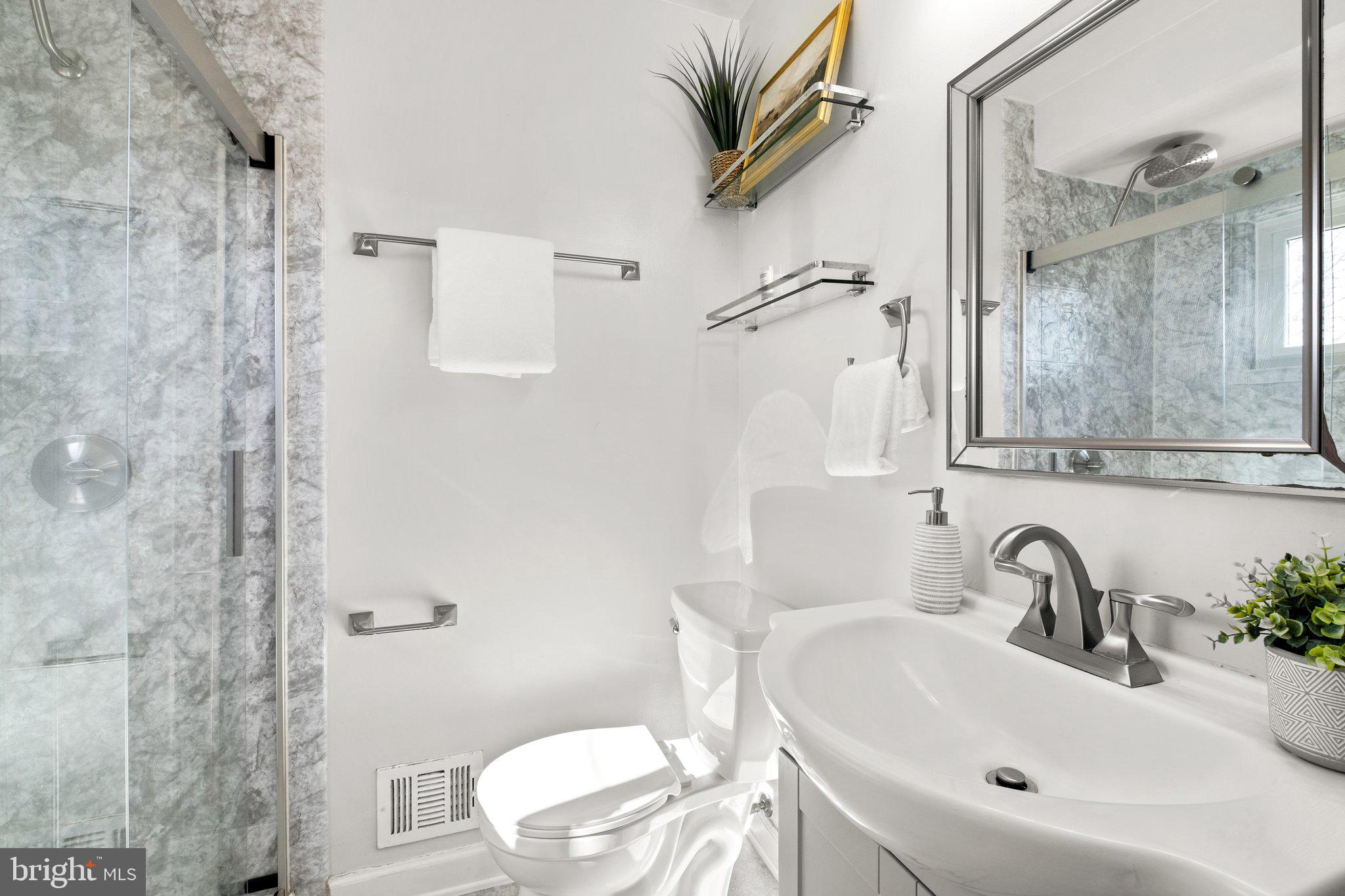 COLLEGE PARK ESTATES - Residential