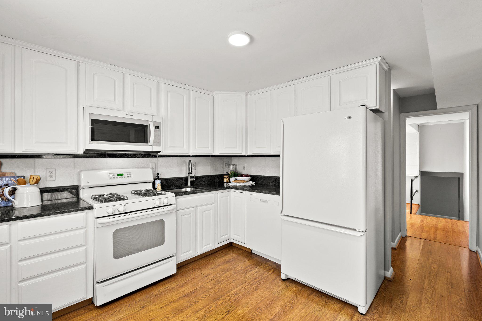 COLLEGE PARK ESTATES - Residential