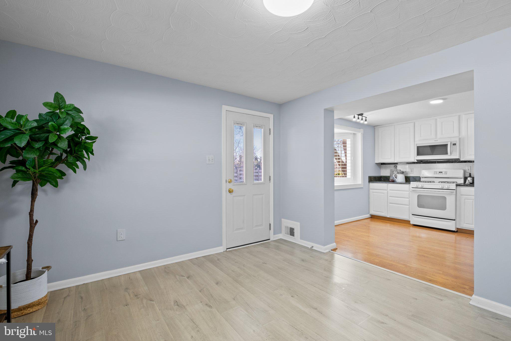 COLLEGE PARK ESTATES - Residential