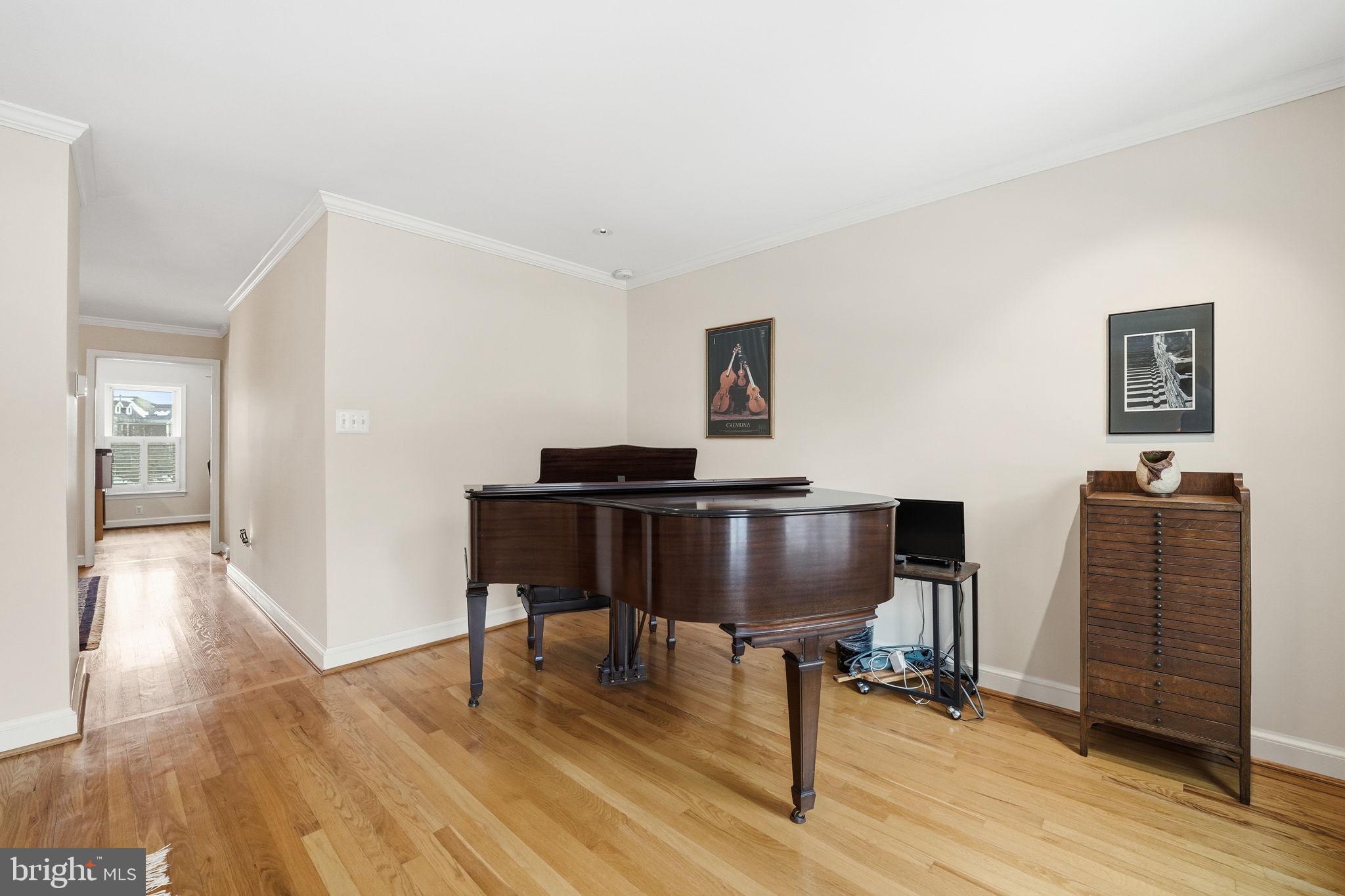 MCLEAN PARK MANOR - Residential