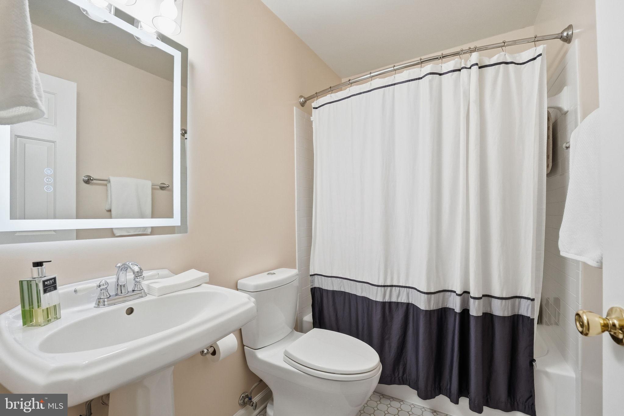 MCLEAN PARK MANOR - Residential