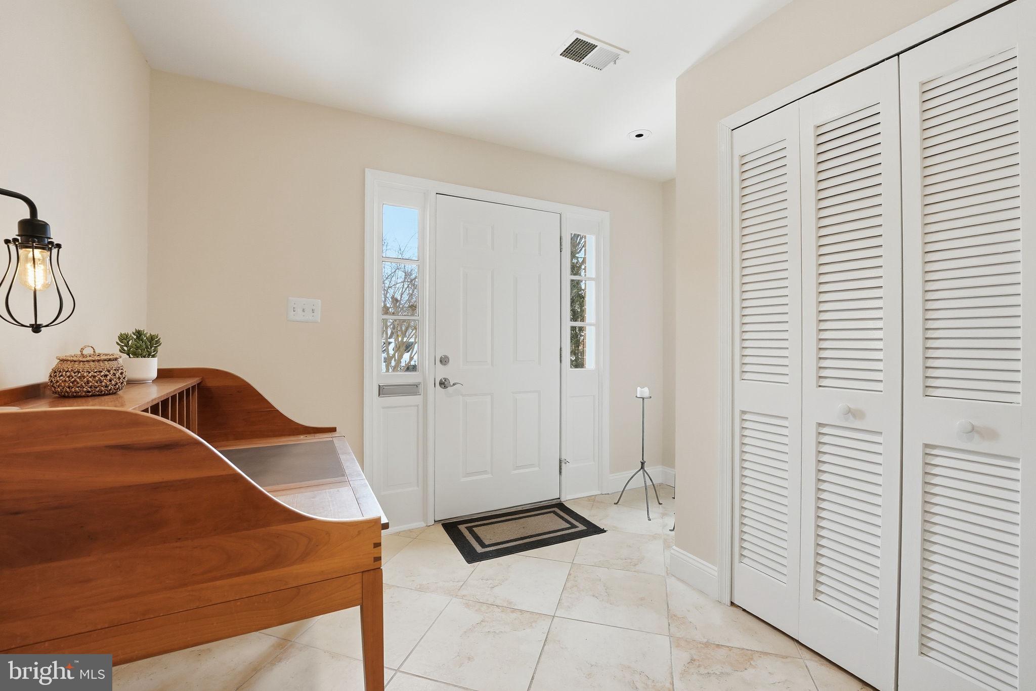 1566 WESTMORELAND STREET B