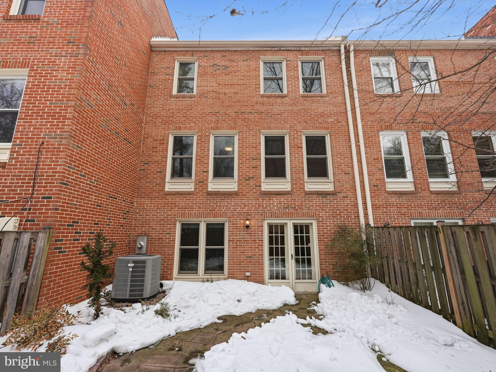 MCLEAN PARK MANOR - Residential