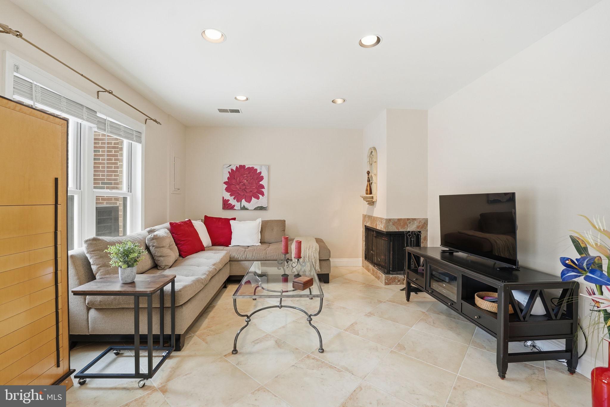 MCLEAN PARK MANOR - Residential