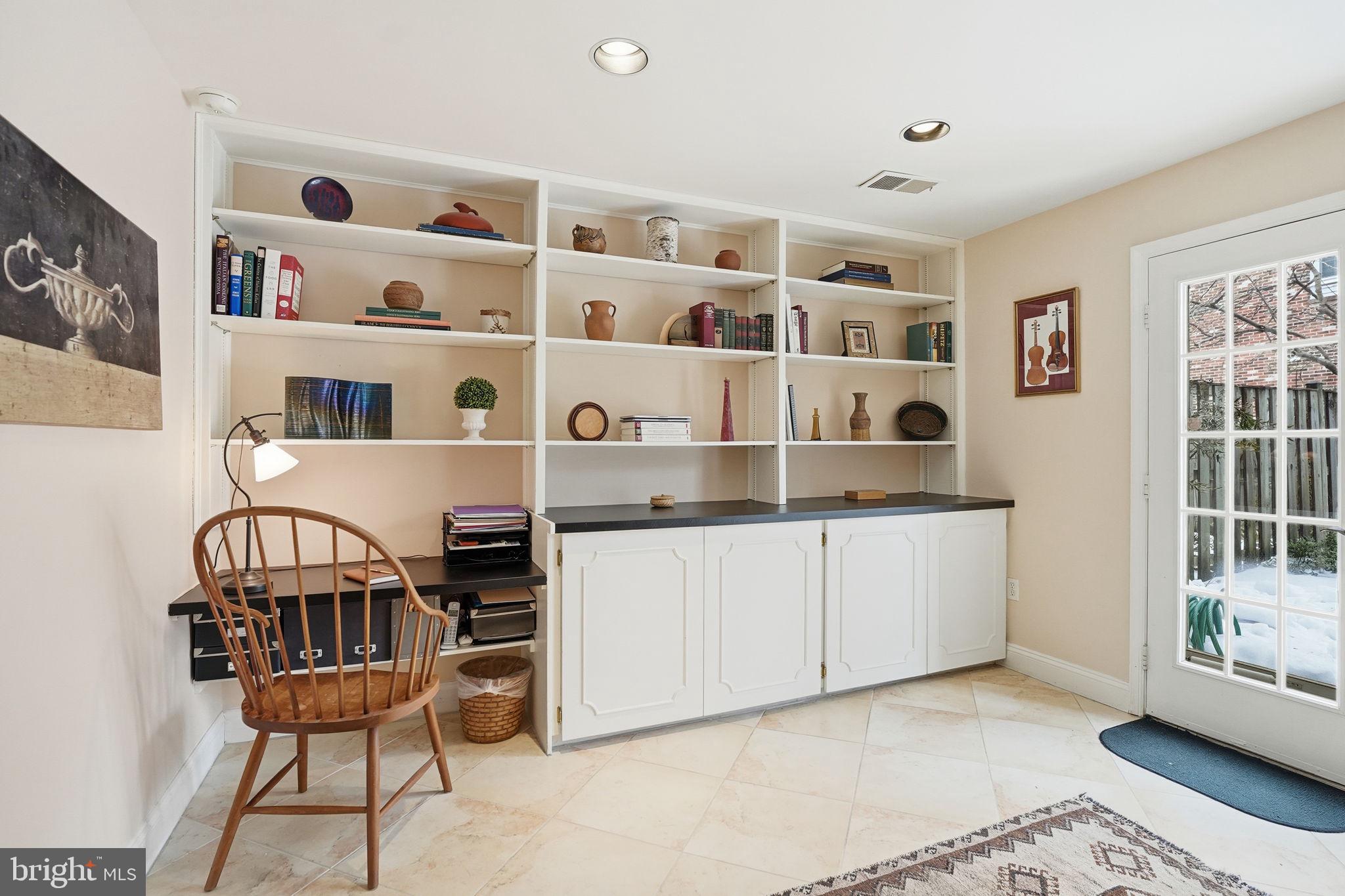 MCLEAN PARK MANOR - Residential