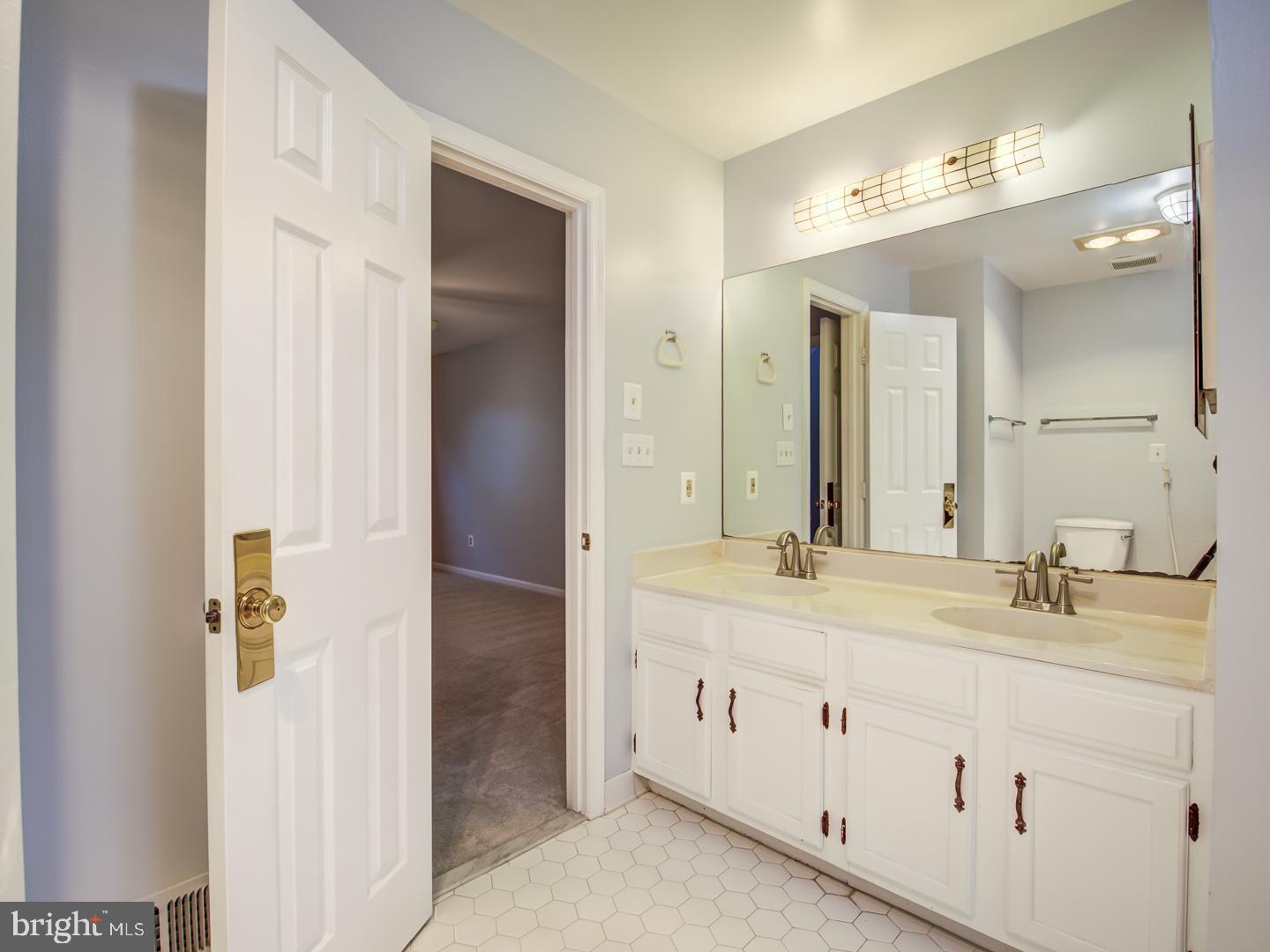 THE DOWNS - Residential