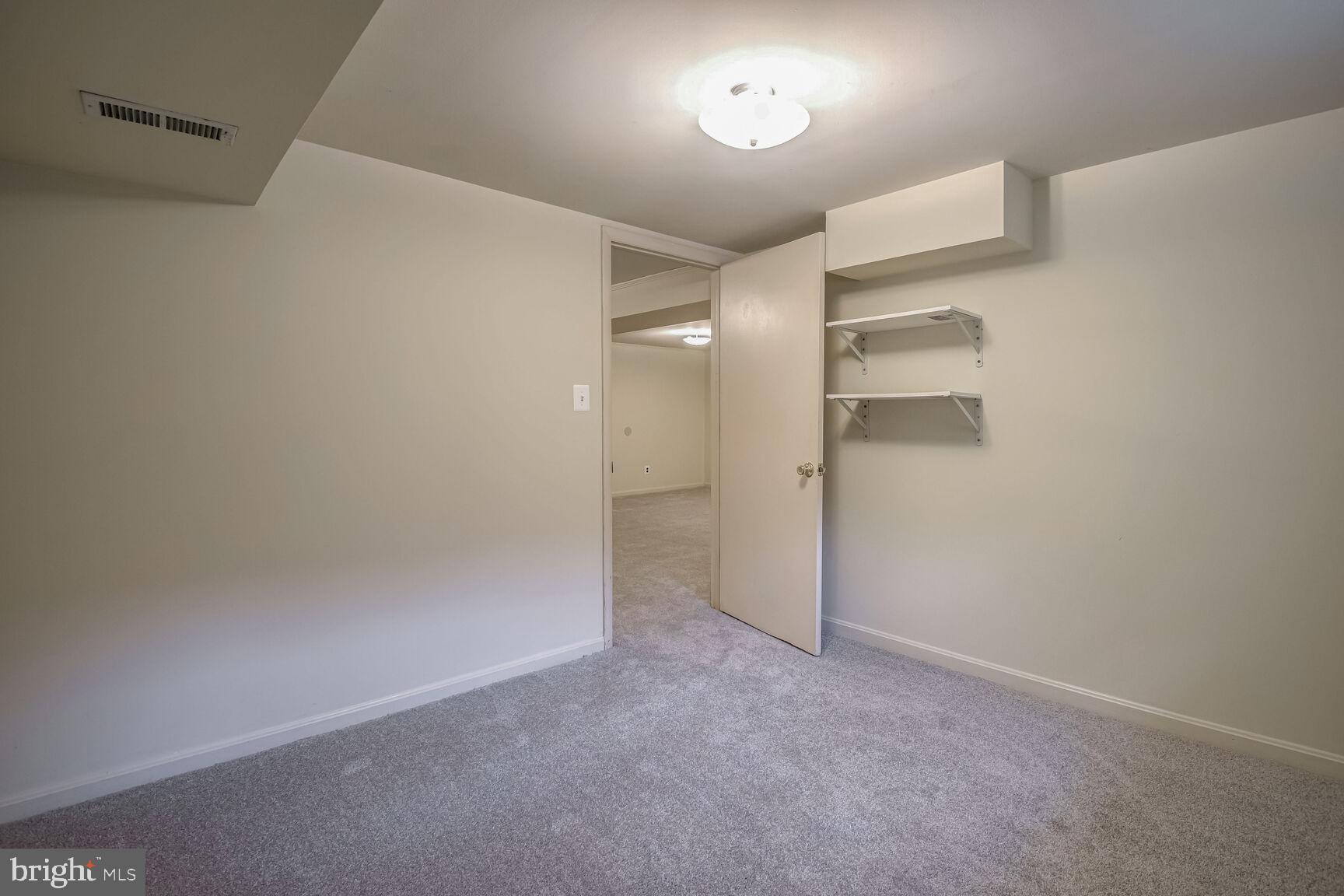 WHEATON CREST - Residential