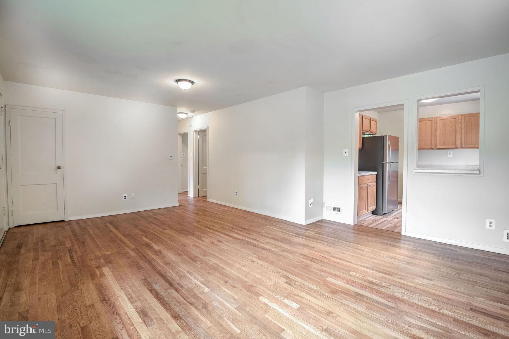 WHEATON CREST - Residential