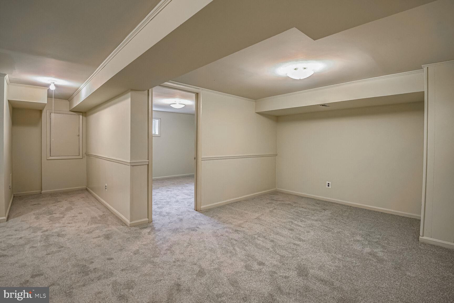 WHEATON CREST - Residential