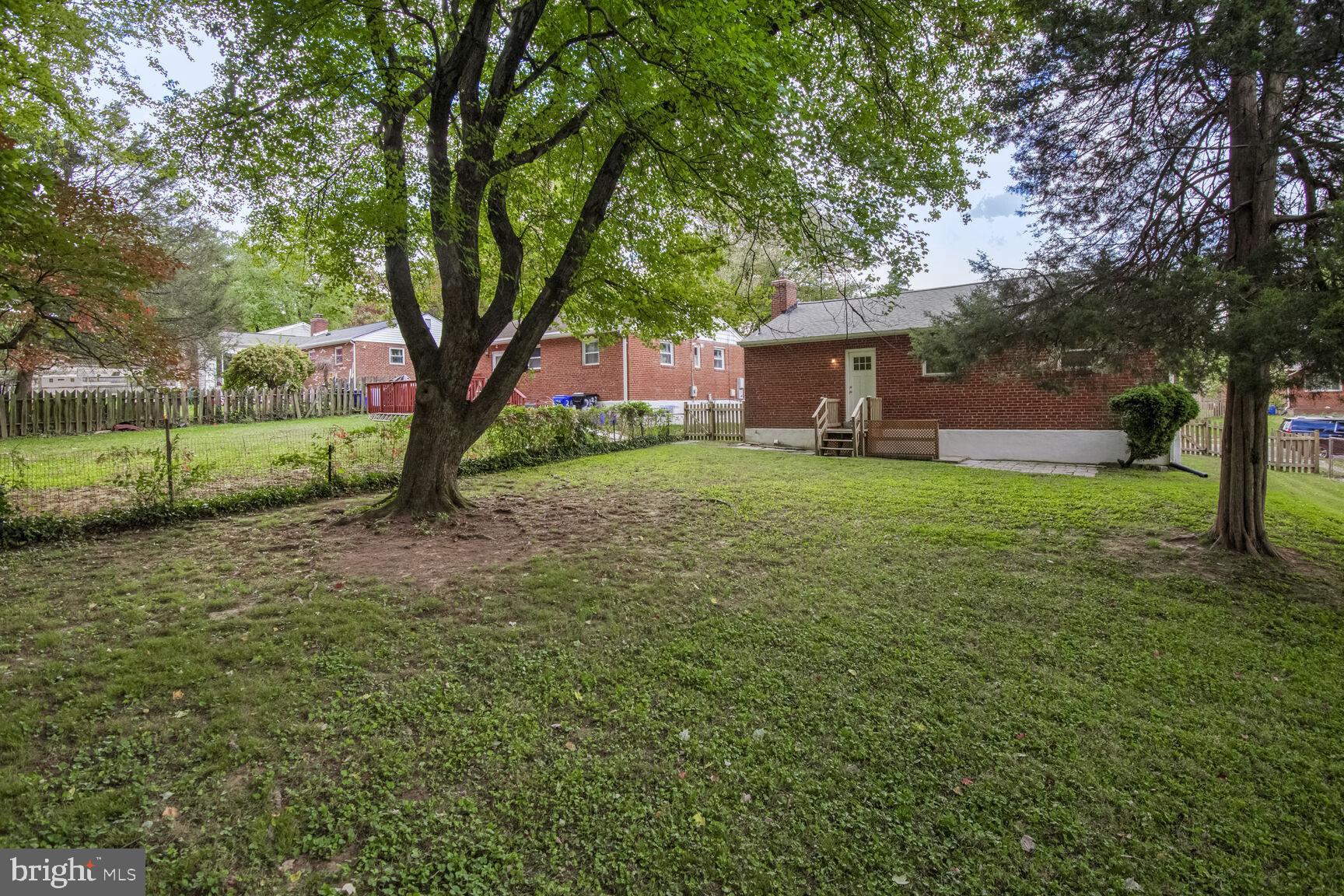 WHEATON CREST - Residential