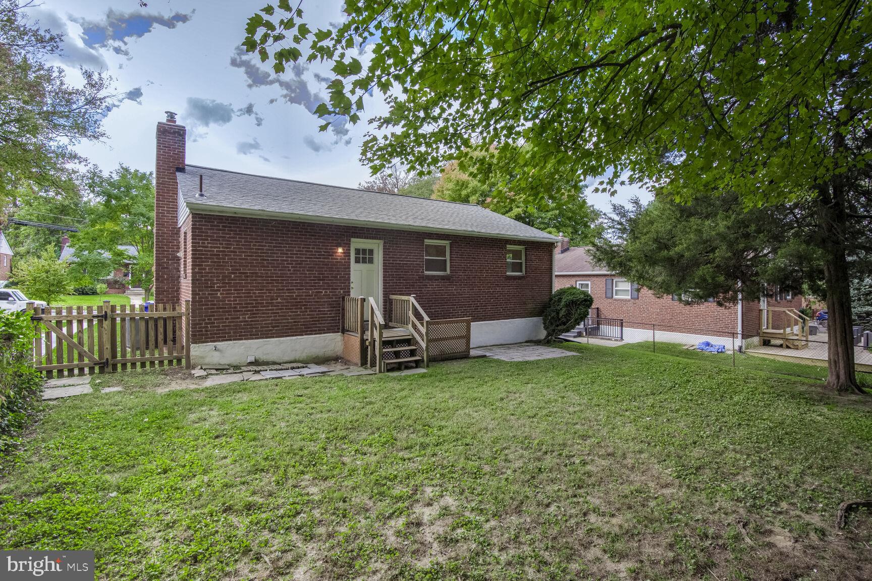 WHEATON CREST - Residential