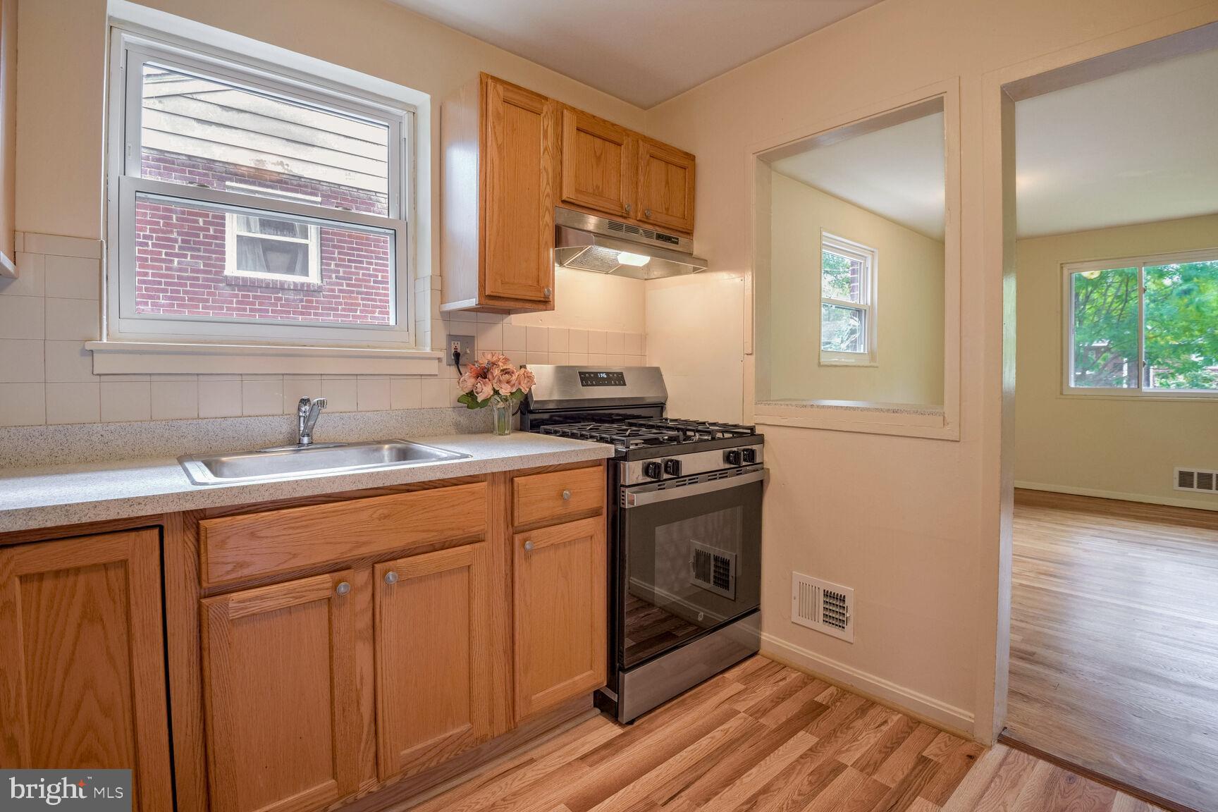 WHEATON CREST - Residential