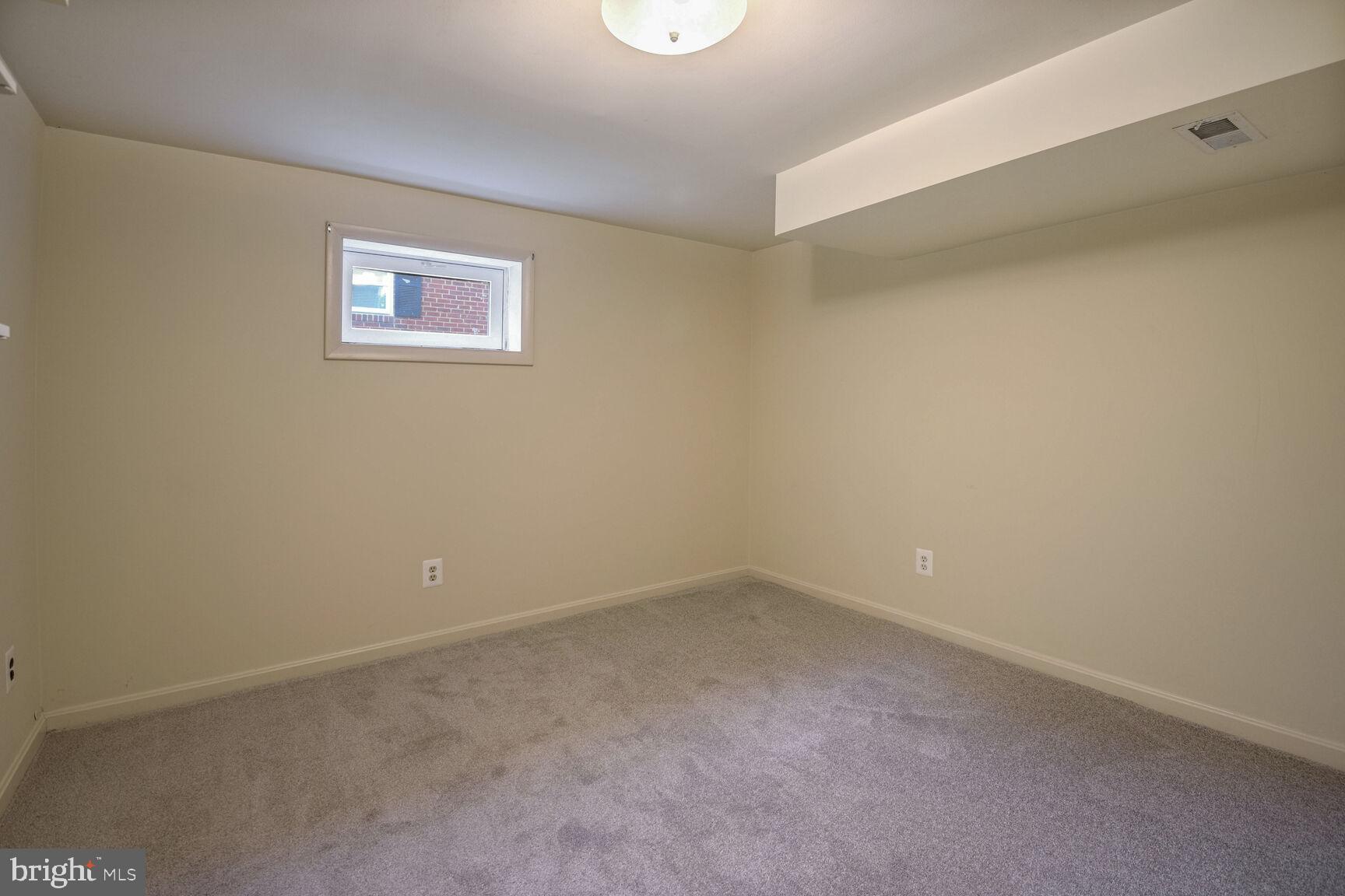 WHEATON CREST - Residential