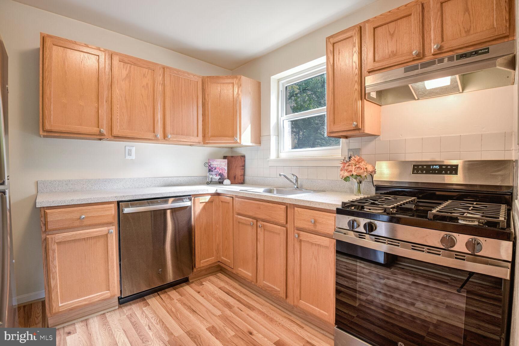 WHEATON CREST - Residential