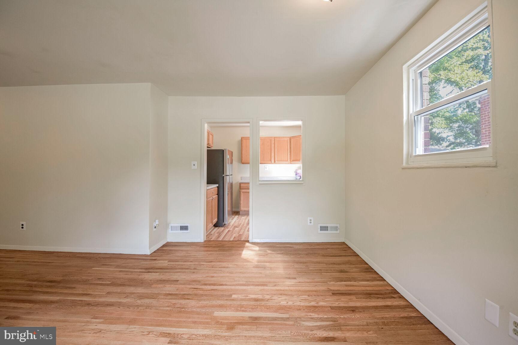 WHEATON CREST - Residential