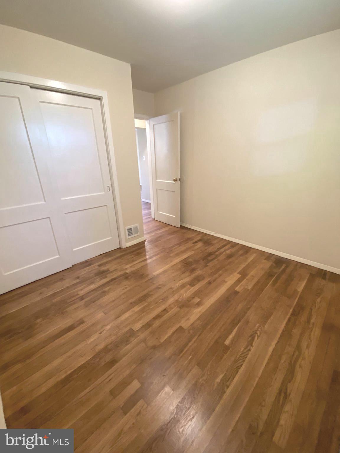 WHEATON CREST - Residential