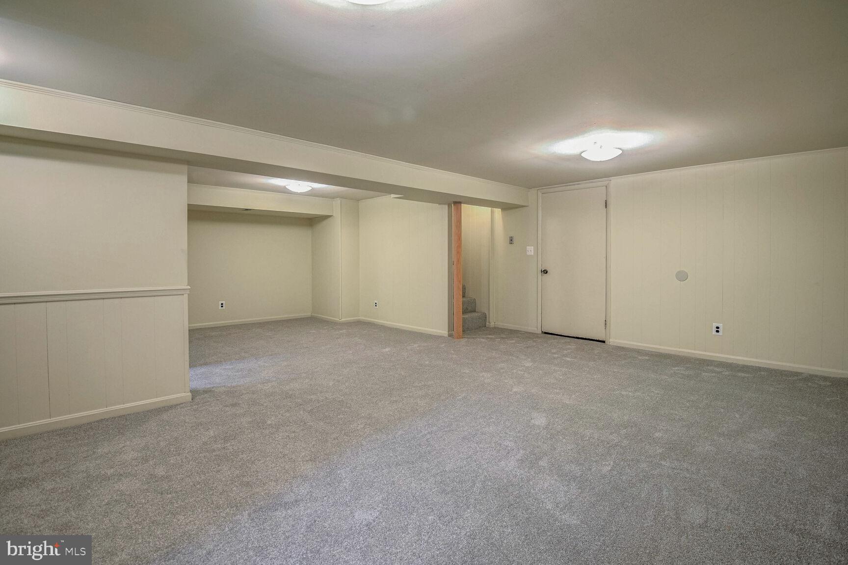 WHEATON CREST - Residential