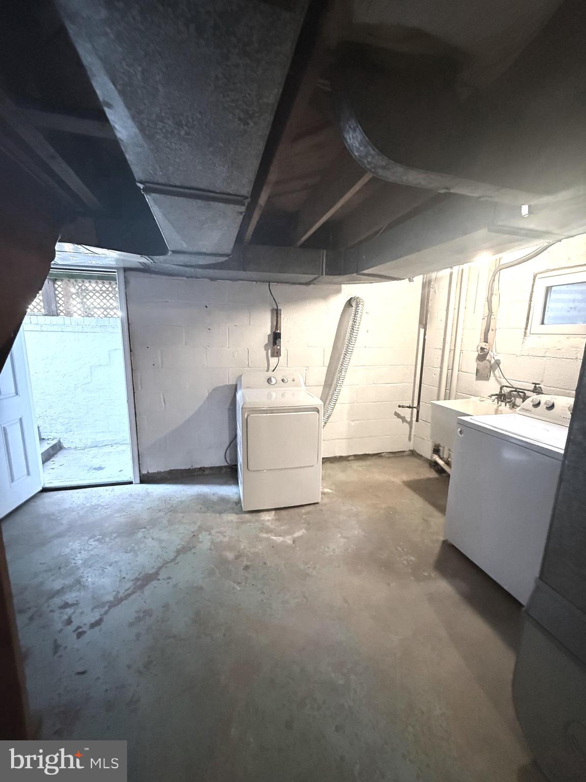 WHEATON CREST - Residential