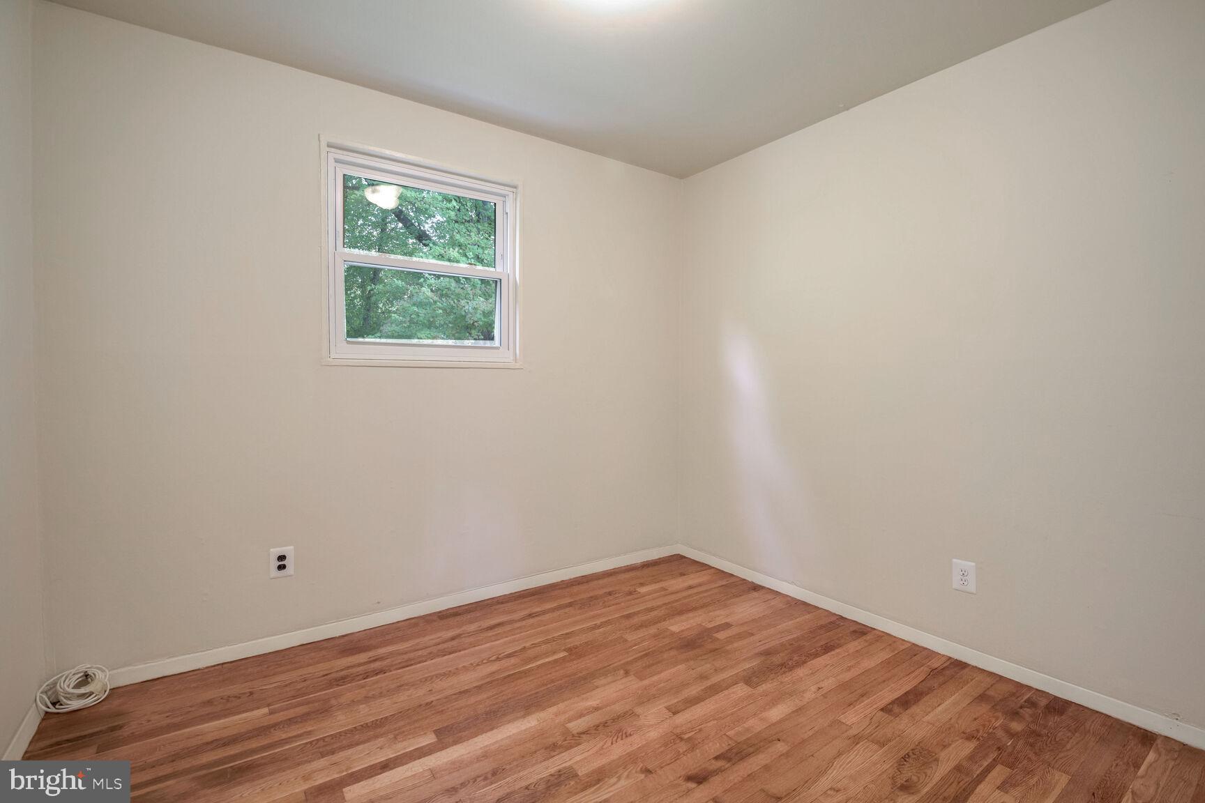 WHEATON CREST - Residential