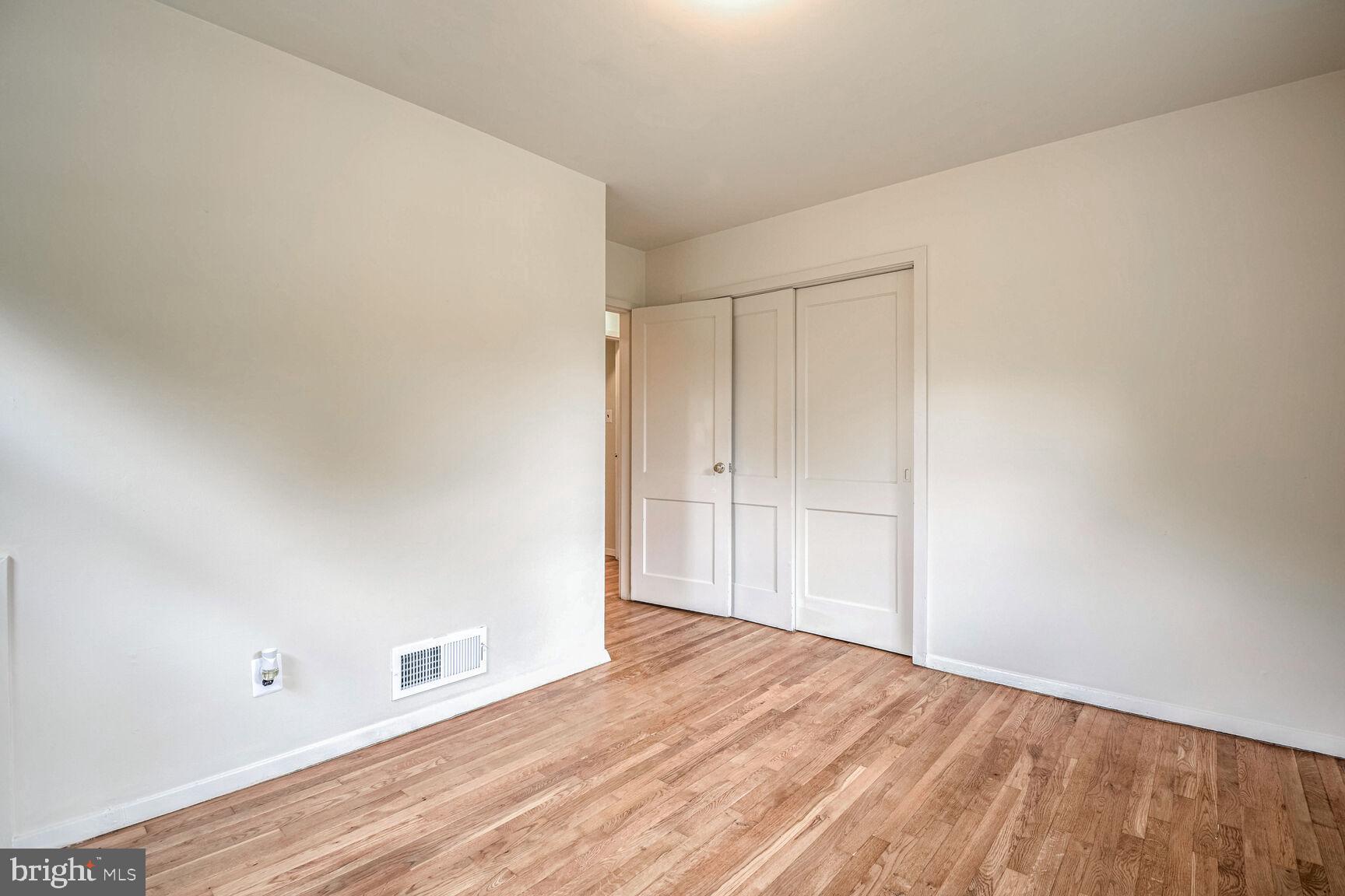 WHEATON CREST - Residential