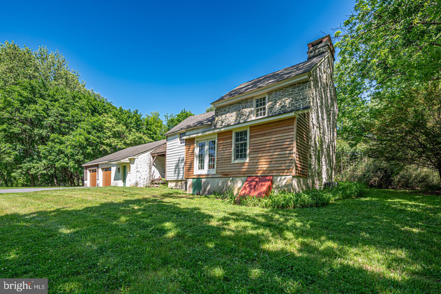 1110 W STREET ROAD
