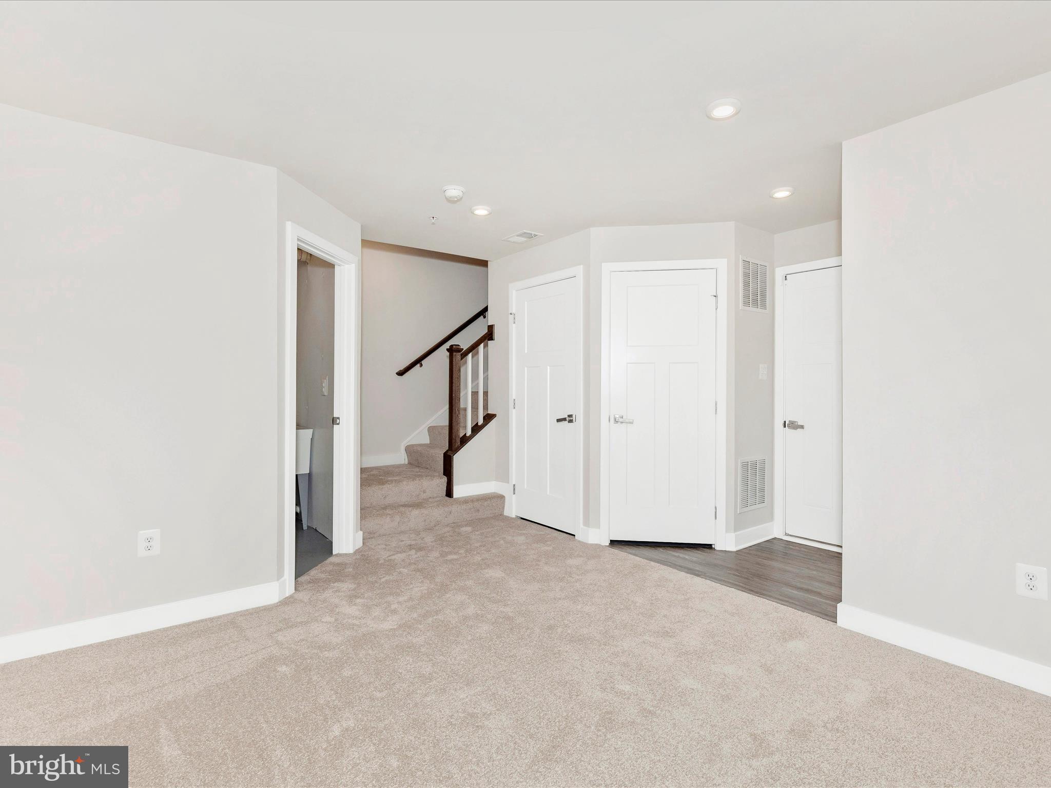 OAKDALE VILLAGE - Residential