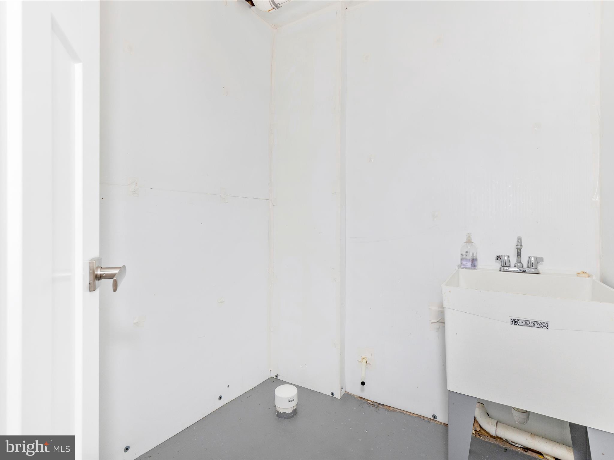 OAKDALE VILLAGE - Residential