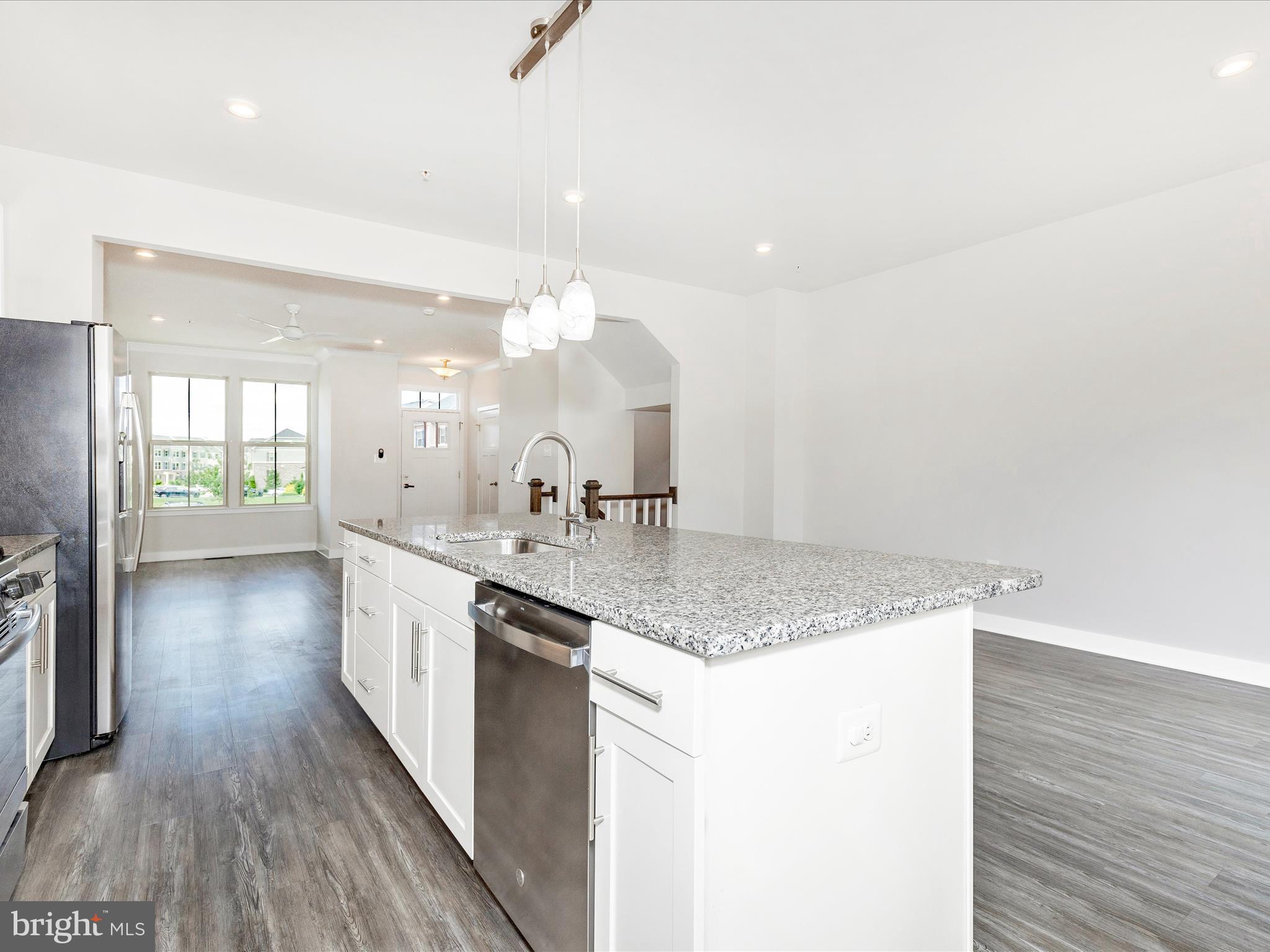 OAKDALE VILLAGE - Residential