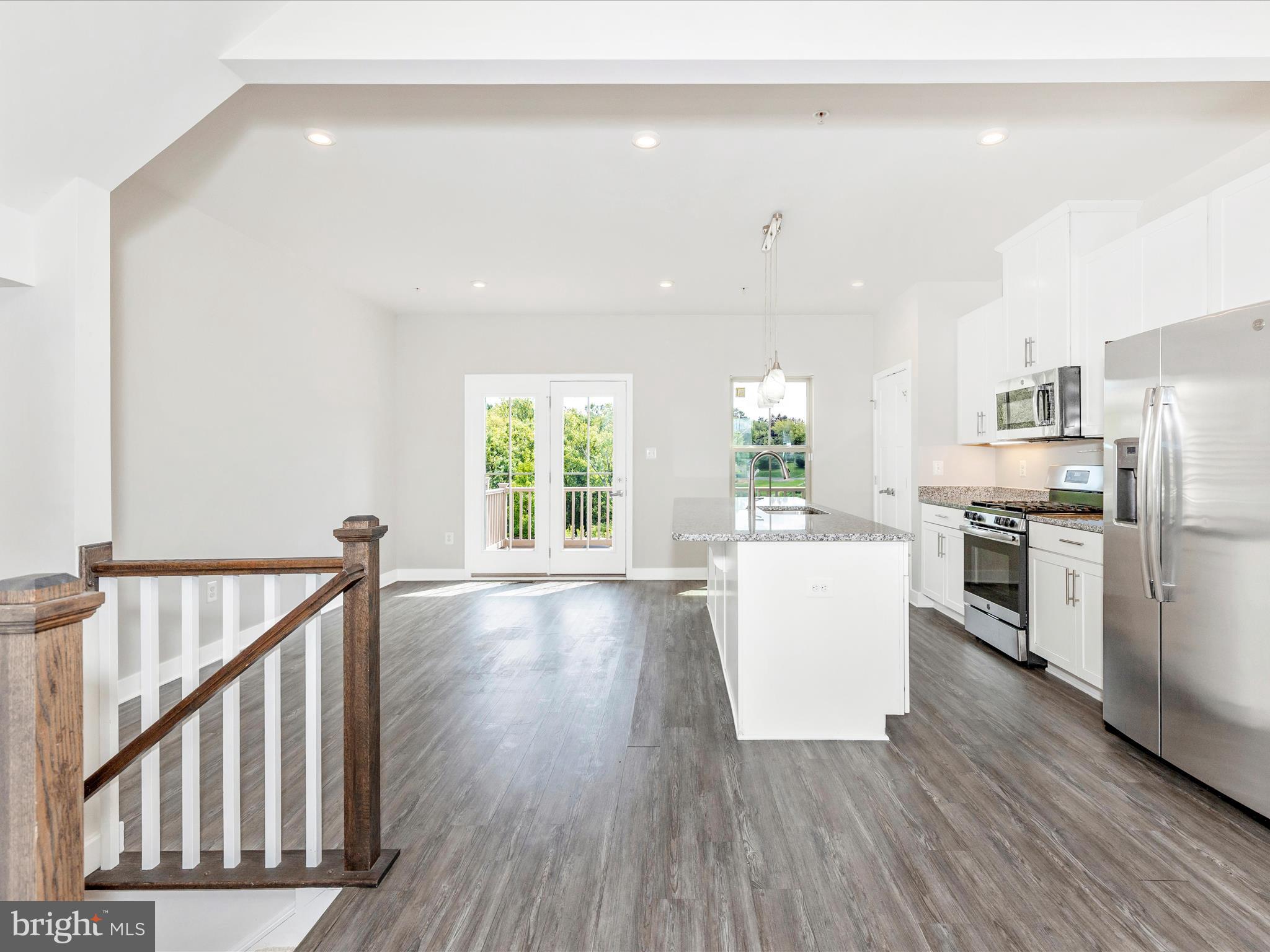 OAKDALE VILLAGE - Residential