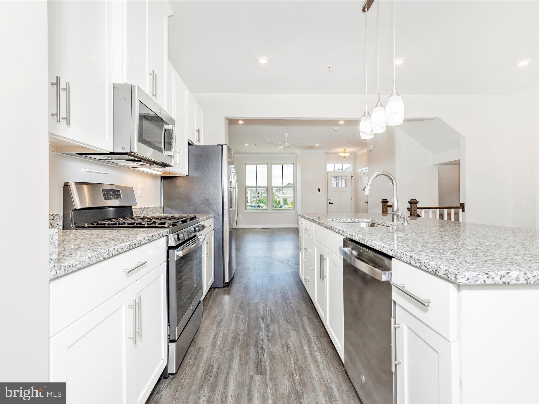 OAKDALE VILLAGE - Residential