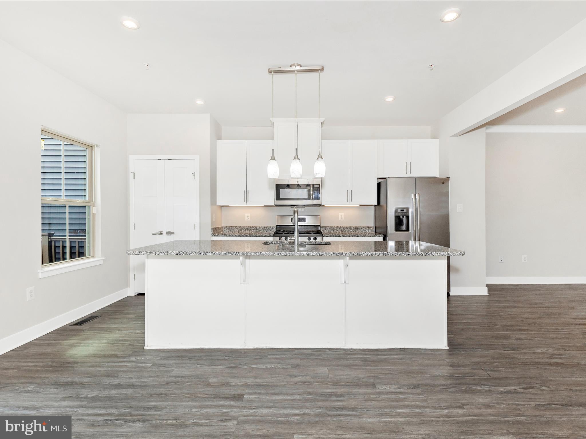 OAKDALE VILLAGE - Residential