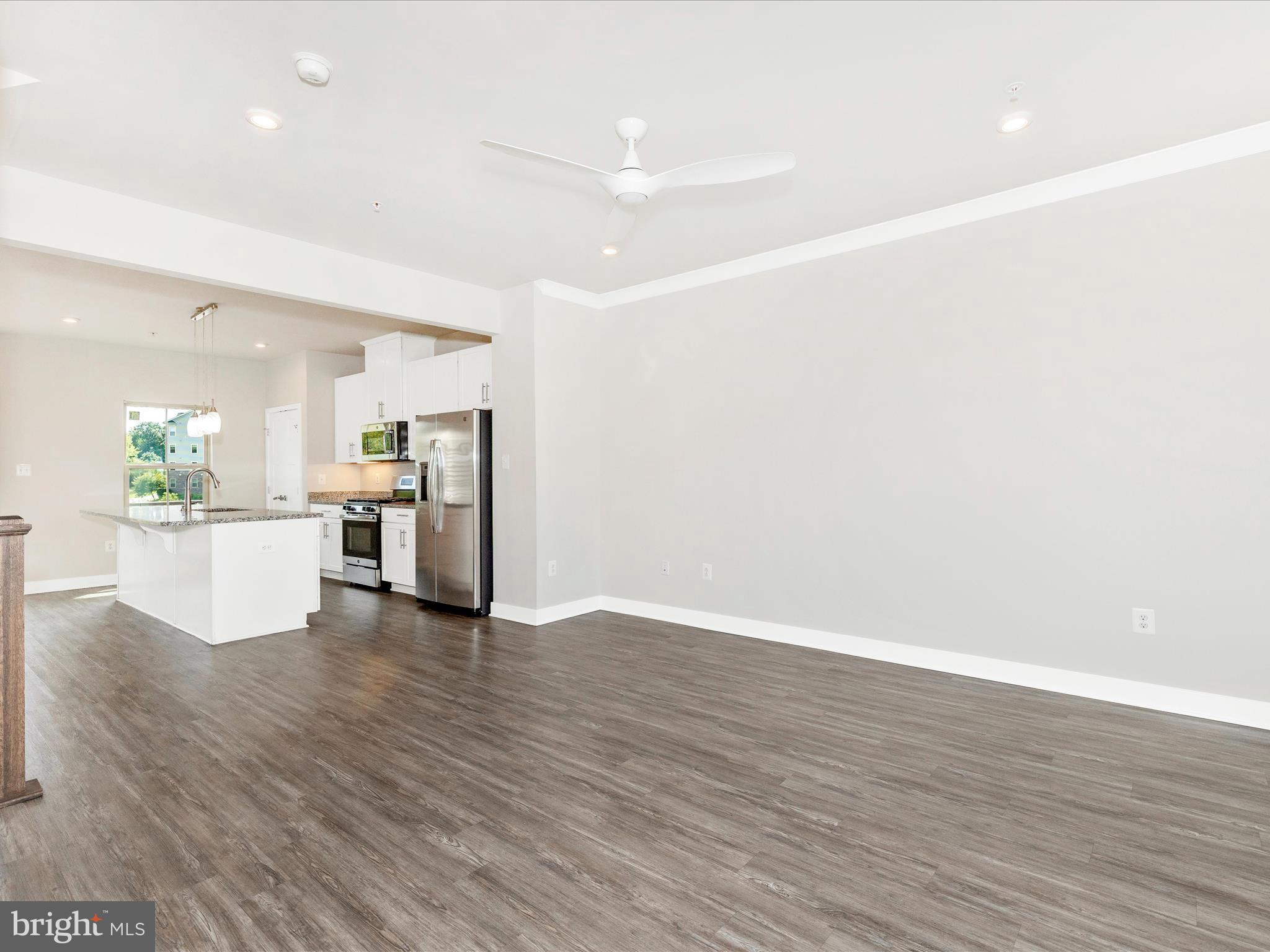 OAKDALE VILLAGE - Residential