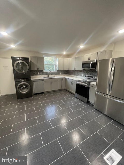 Condo For Rent - 213 W Baltimore Avenue #2ND FLOOR<br/> LANSDOWNE, PA 19050