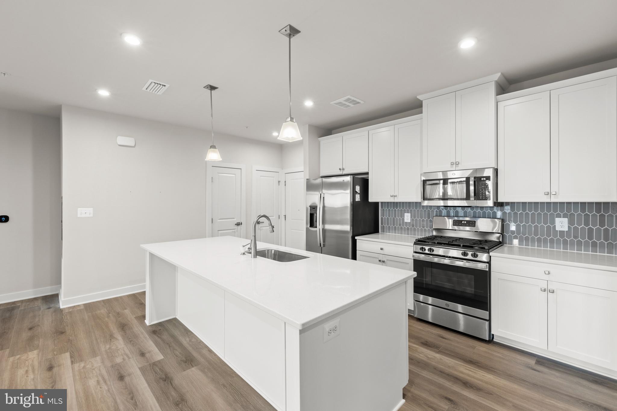 140 MCCORMICK CIRCLE 403