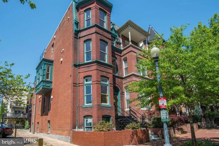 Amazing new construction with all the bells and whistles you'll ever want!

Spacious extra light filled 1 bedroom
Stainless energy star appliances
granite counter
amazing bamboo hardwood floors
high ceilings
microwave/convection oven
sound insulation between units 
eco-friendly solutions including instant water heaters
bamboo cabinets 
split heating and cooling systems
new energy star windows
Ariston washer/dryer
mailbox located inside the building (USPS packages left inside)
Off-street parking available (fee)

What a location on 5th Street between M and L. Across the street from Safeway, Starbucks, dry cleaners, City Vista building, and so much more. 2 blocks to 7th St/Convention Center Metro (green/yellow line) or 7 blocks to NY Ave Metro (red line). Easy motorway access to 295/395. Easy 8 min walk to Chinatown, 10 min to Union Station, National Mall, and so much more that makes DC so amazing!

Walk score says:

97/100 Walk Score- Walker's Paradise- Daily errands do not require a car.

98/100 Transit score- Rider's Paradise- World-class public transportation.

90/100 Bike Score -Very Bikeable- Flat as a pancake, excellent bike lanes.

EHO