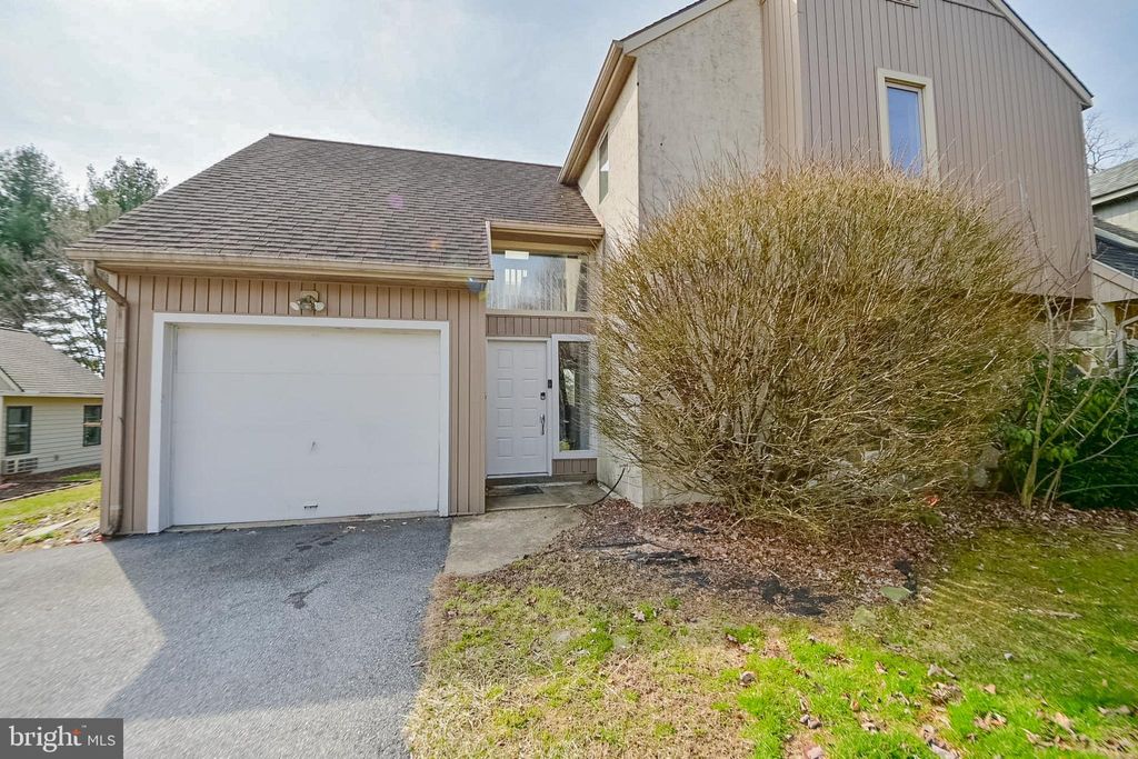 Photo of 3498 Dawn View Drive, LANCASTER, PA 17601 (MLS # PALA2065486)