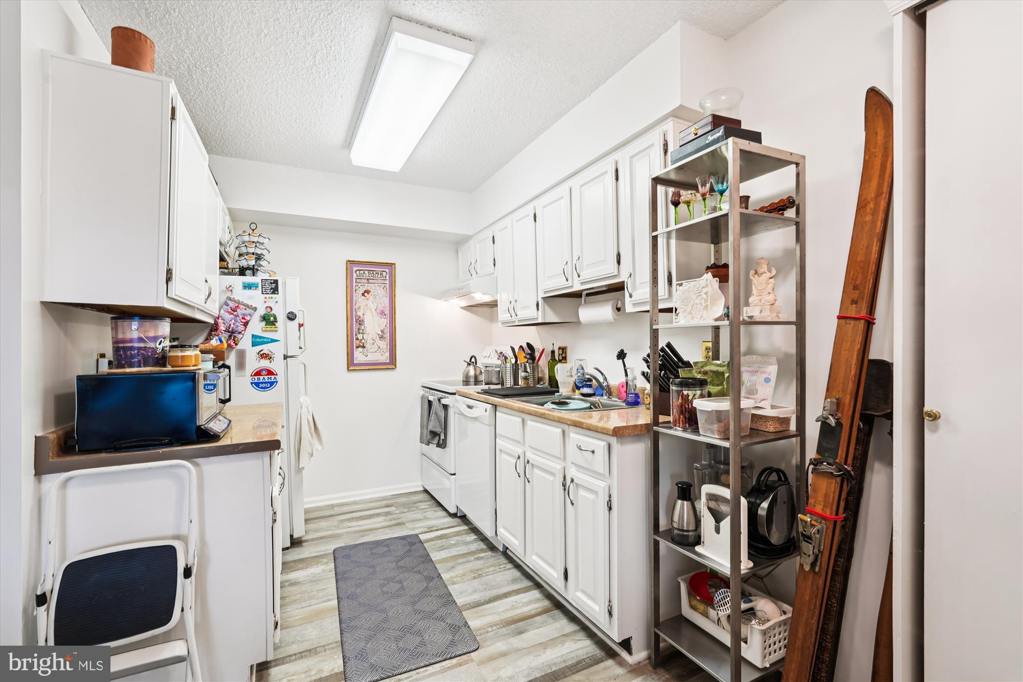 CHELSEA TOWERS - Residential