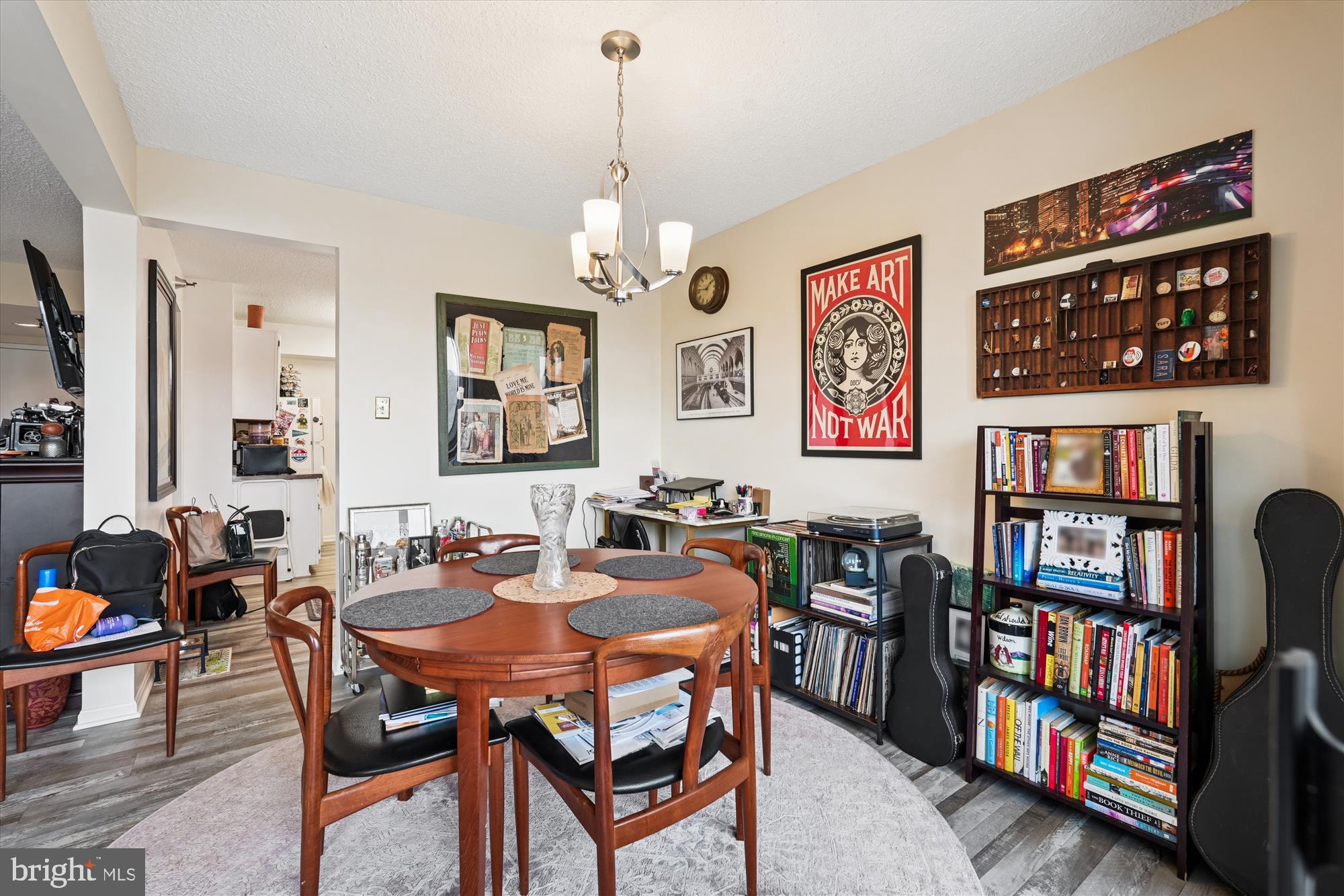 CHELSEA TOWERS - Residential