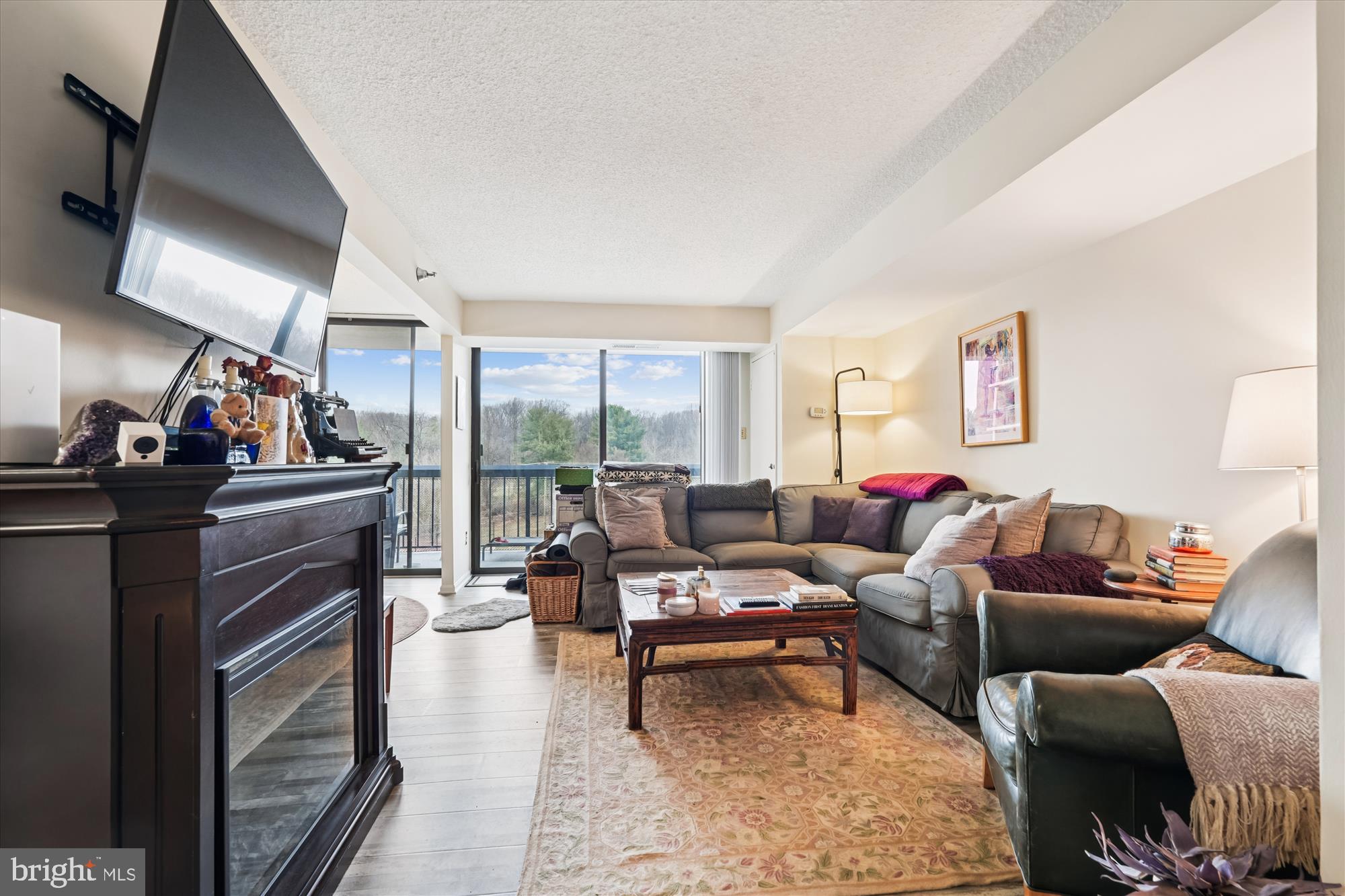 CHELSEA TOWERS - Residential