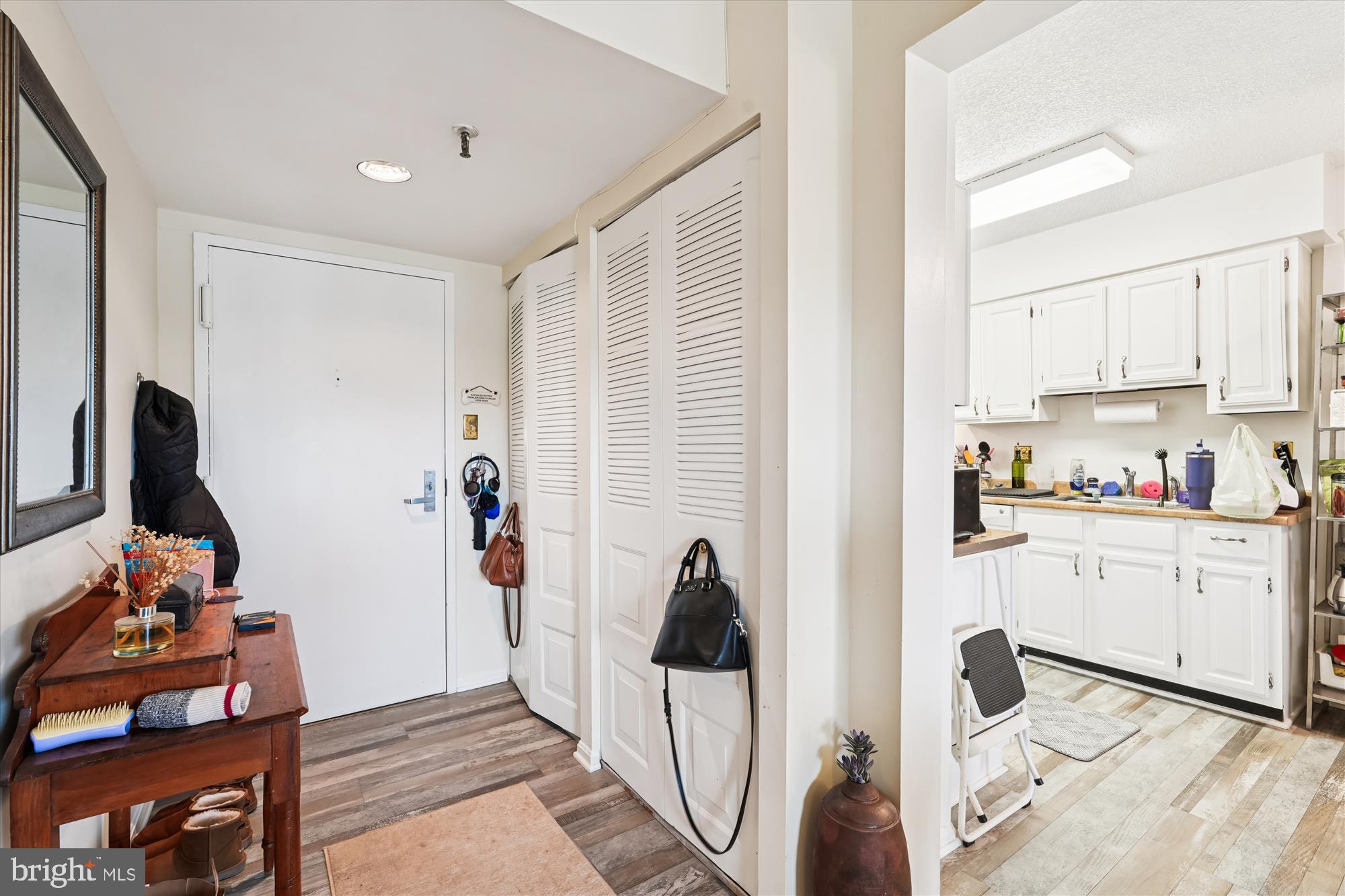 CHELSEA TOWERS - Residential