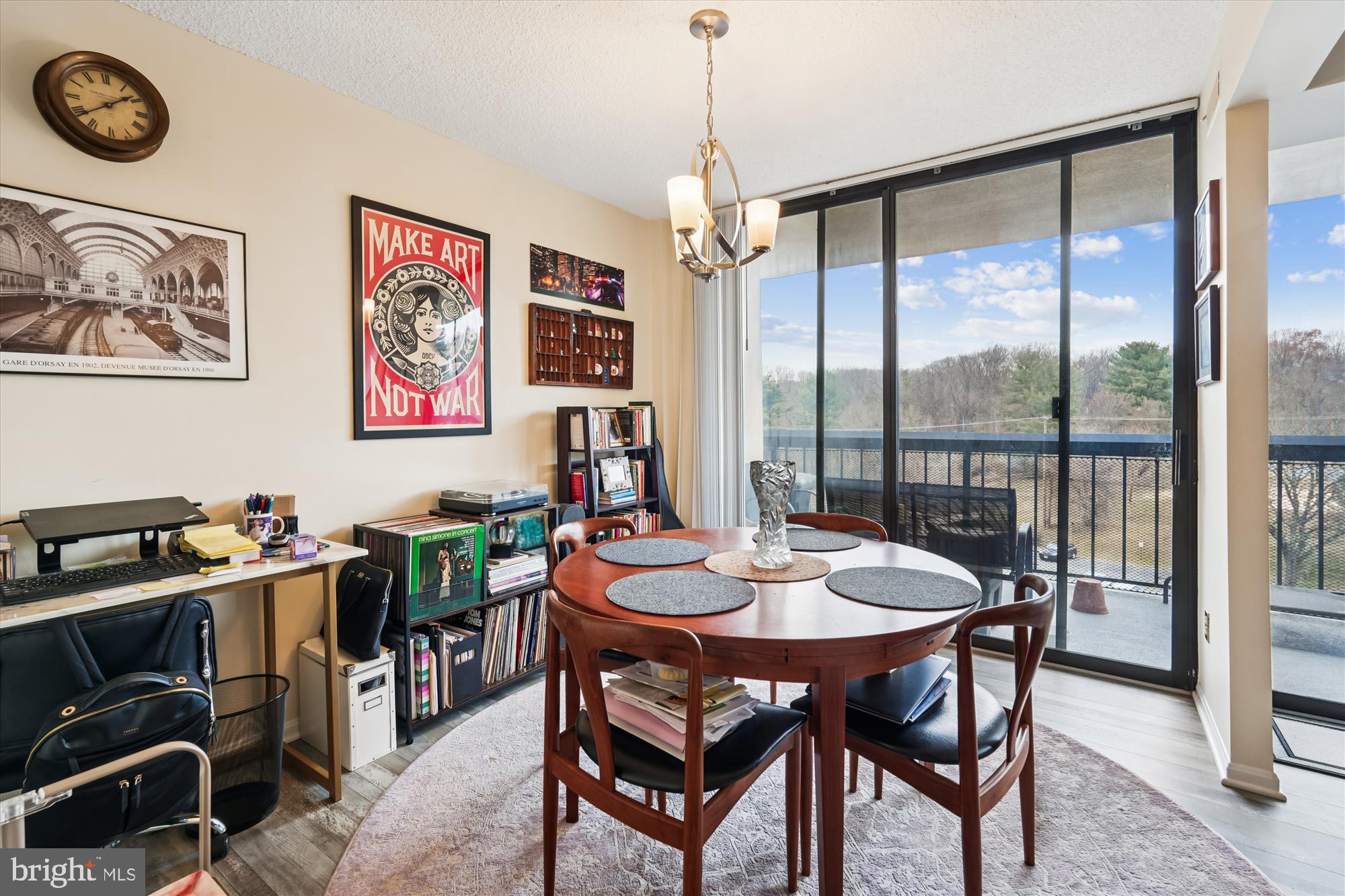 CHELSEA TOWERS - Residential