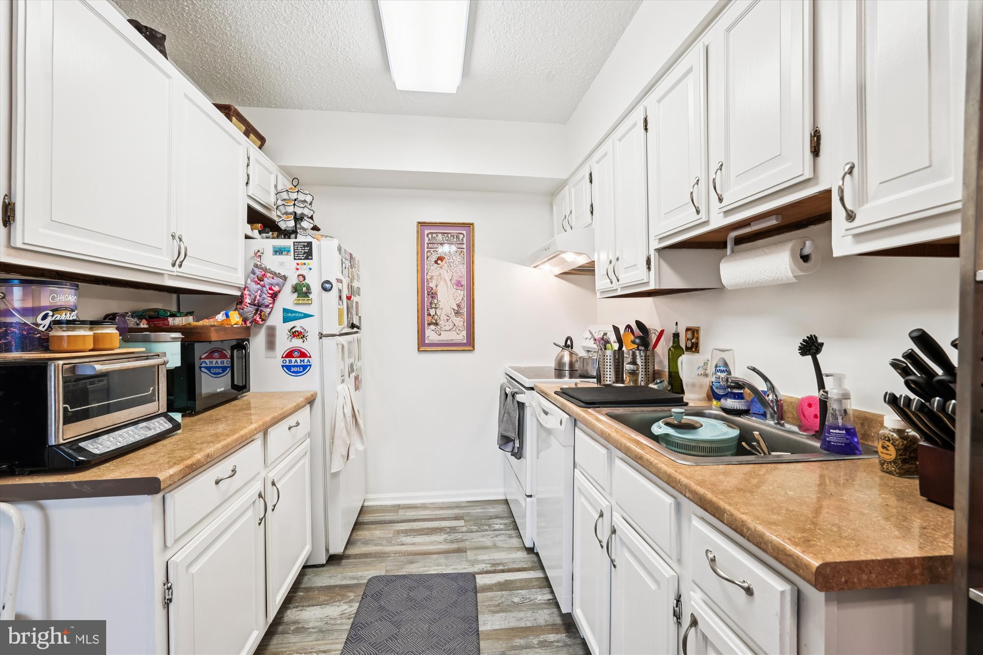 CHELSEA TOWERS - Residential