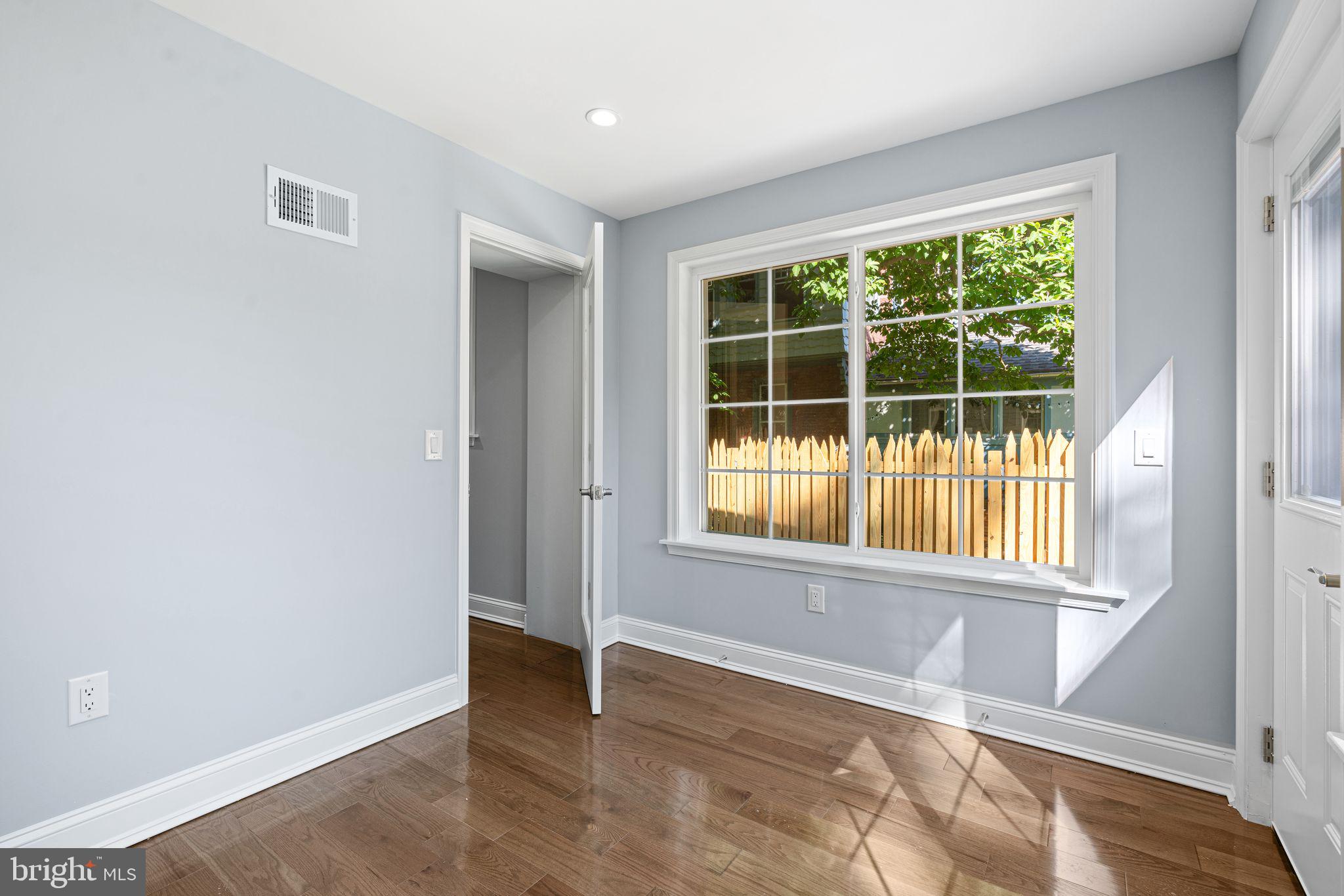 GERMANTOWN - Residential