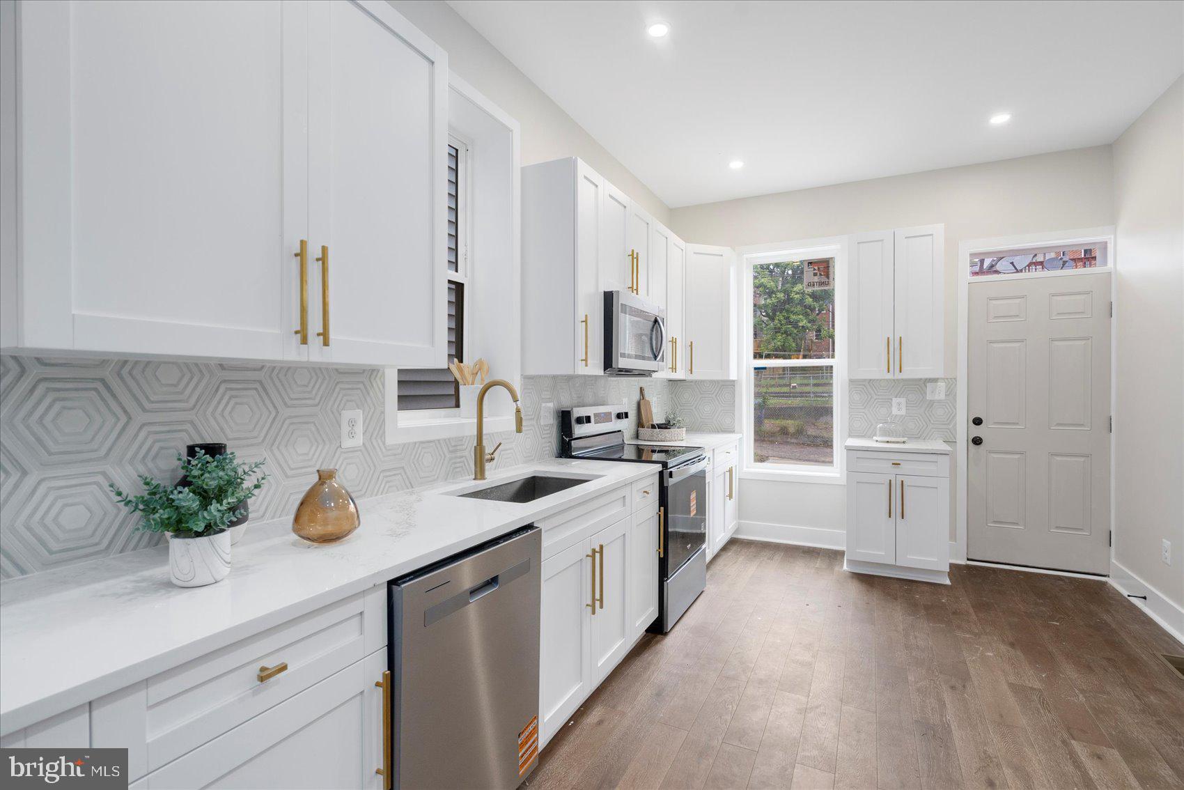 MIDWAY - Residential