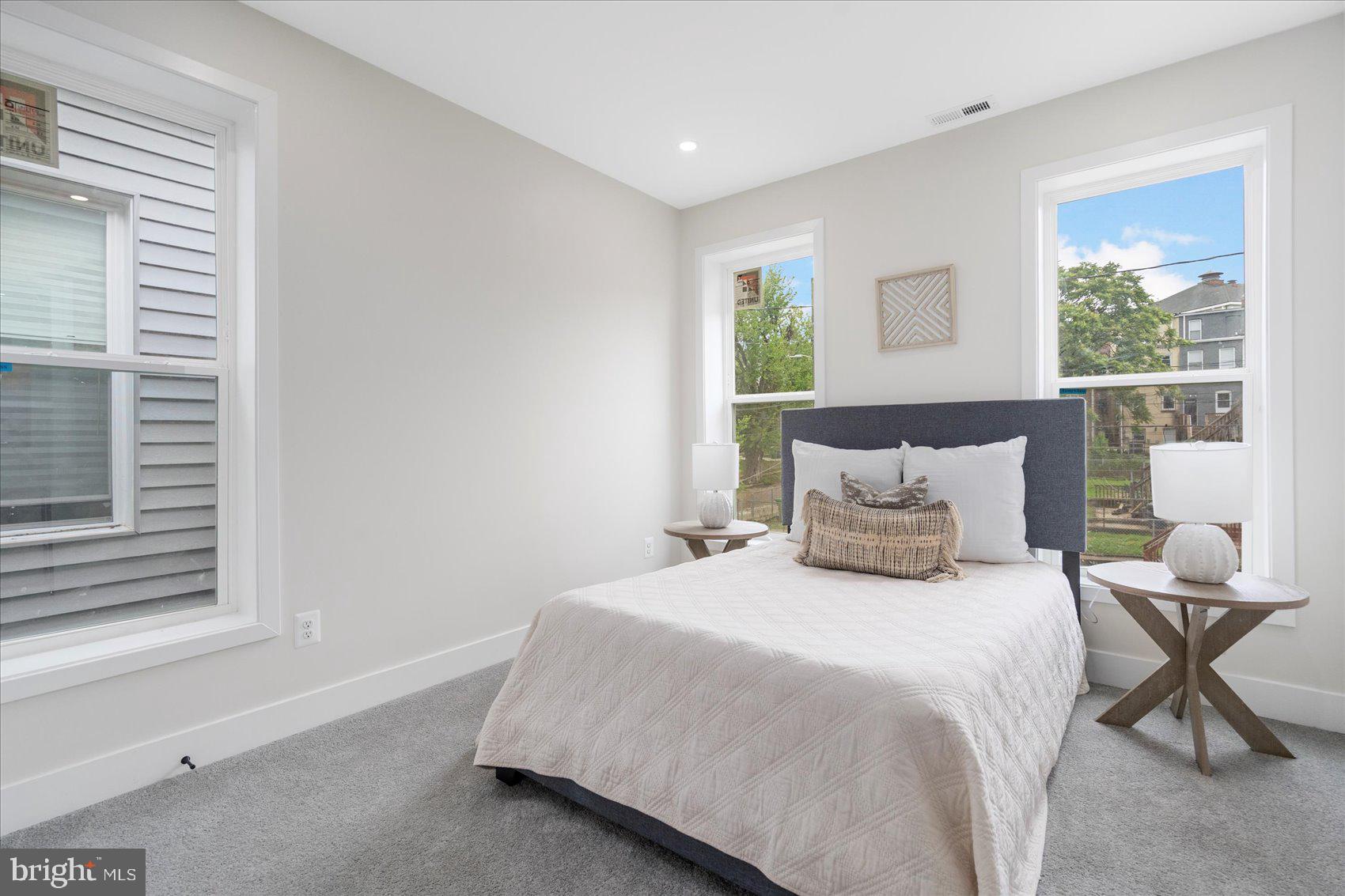 MIDWAY - Residential