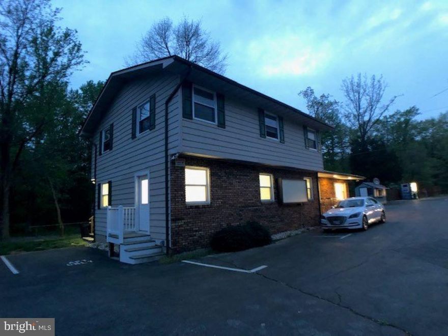 Great affordable office space centrally located in Anne Arundel county. Close proximity to Route 50, Shady Side, Davidsonville, and Annapolis. 900 sq. ft., clean, and ready to go. Private bathroom. Well suitable for real estate, contractors, internet retail, many options.