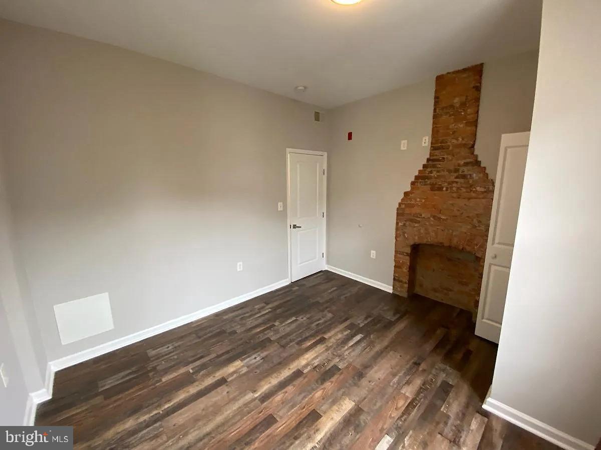 PARKSIDE - Residential Lease