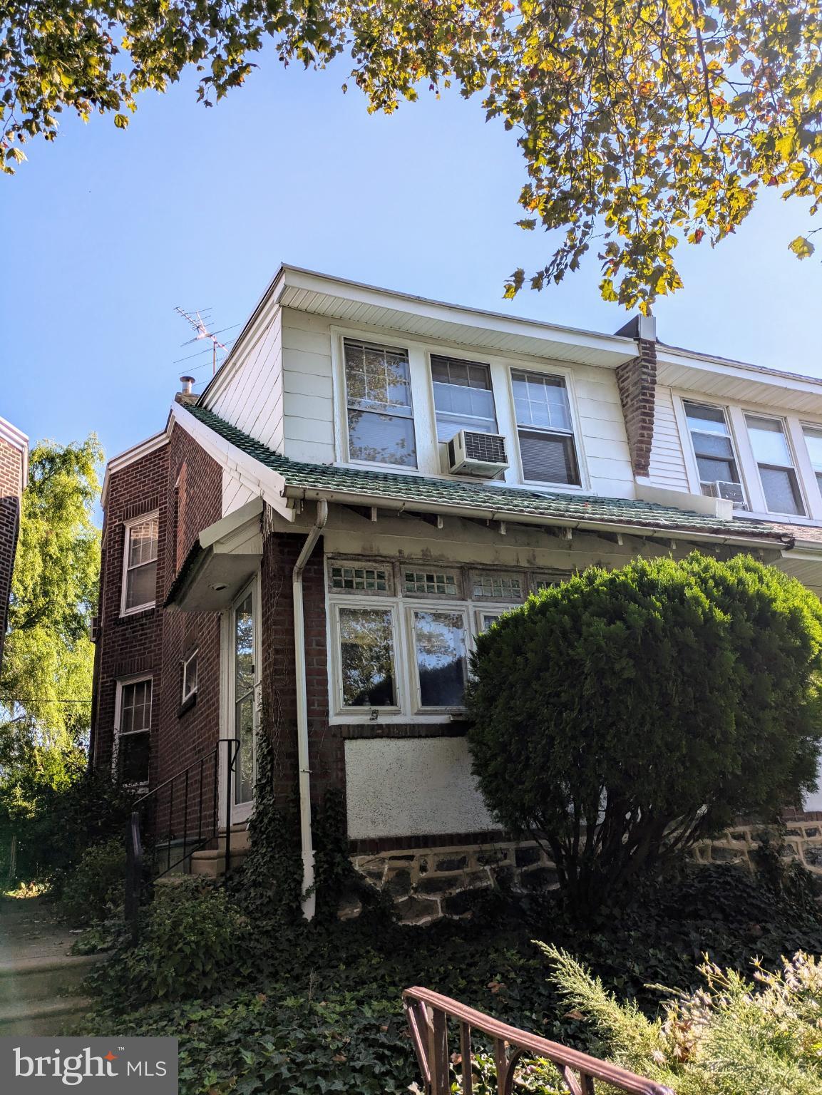 LAWNDALE - Residential