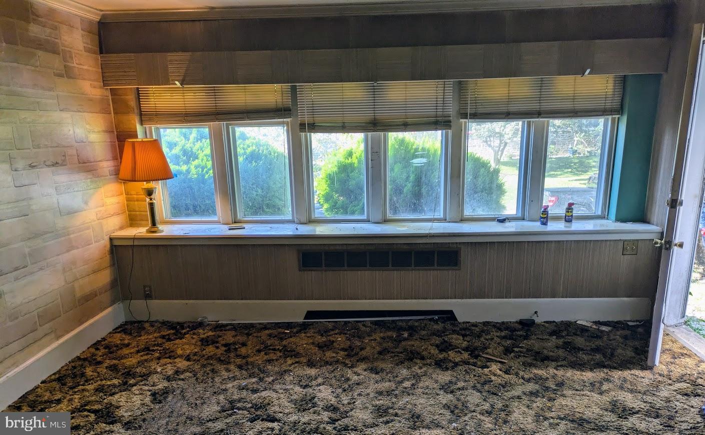 LAWNDALE - Residential